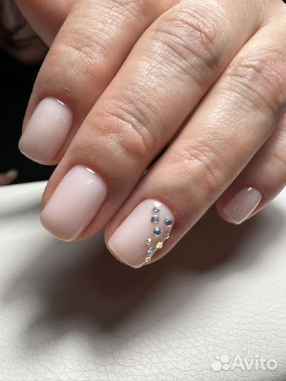 Маникюр педикюр