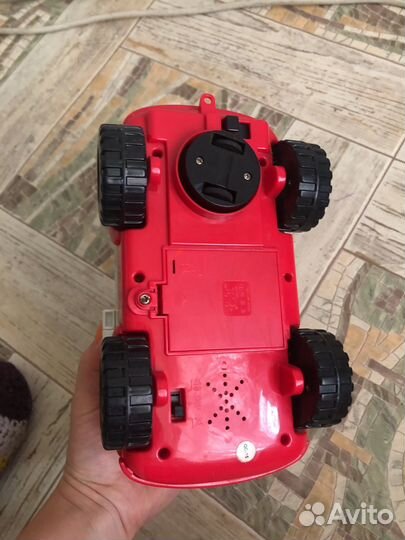 Игрушка машина скорой помощи