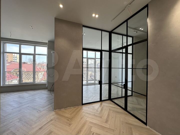 2-к. квартира, 76 м², 3/10 эт.