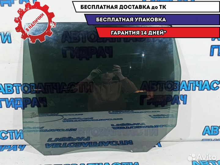 Стекло двери задней левой Ford Kuga 1497998