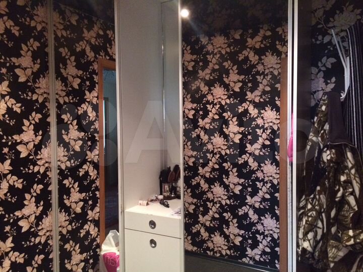 4-к. квартира, 60 м², 1/5 эт.