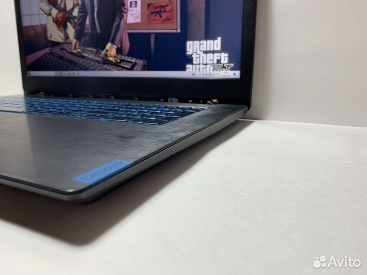 Огромный игровой ноутбук i5/9th/16gb/GTX1650/M.2