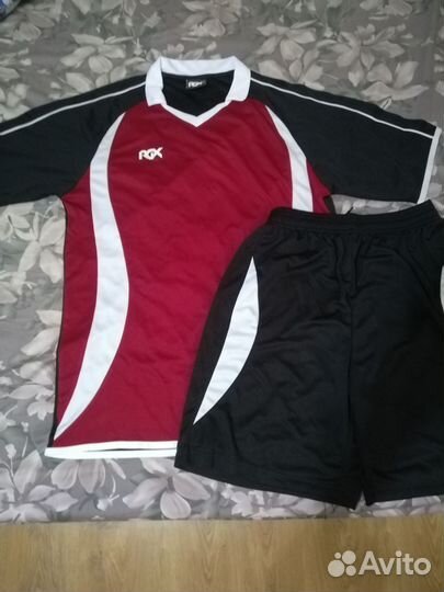 Футбольная форма S + гетры в подарок