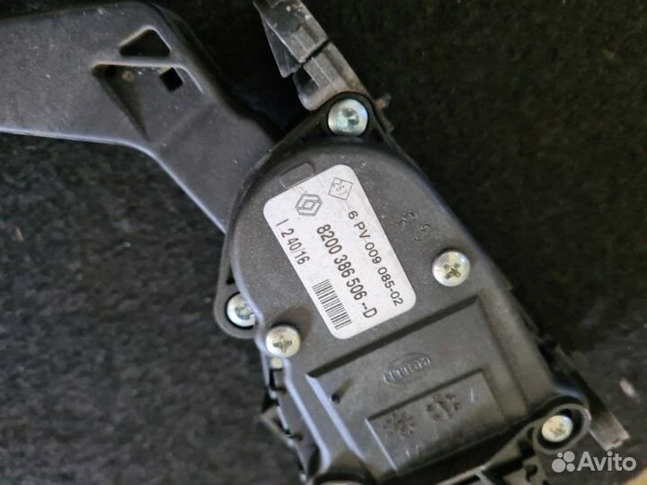 Педаль газа LADA Largus K4M 2016