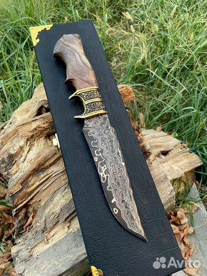 Нож дамаск