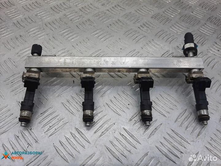 Топливная рампа Opel Corsa D 2-й рест. 2012