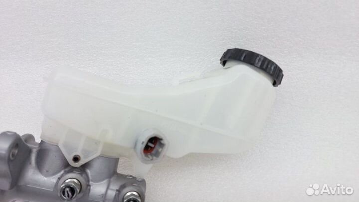 Главный тормозной цилиндр Toyota Rav4 XA50 M20afks