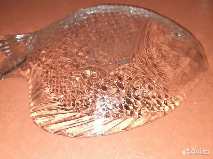 Блюдо хрустальное рыбка