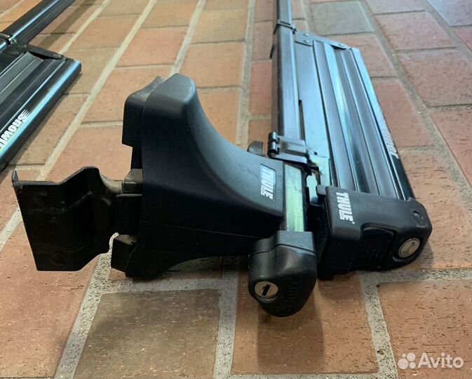 Автобагажник Thule с креплением для лыж