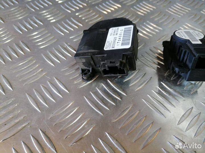 Моторчики приводов заслонок печки Renault Megane 2