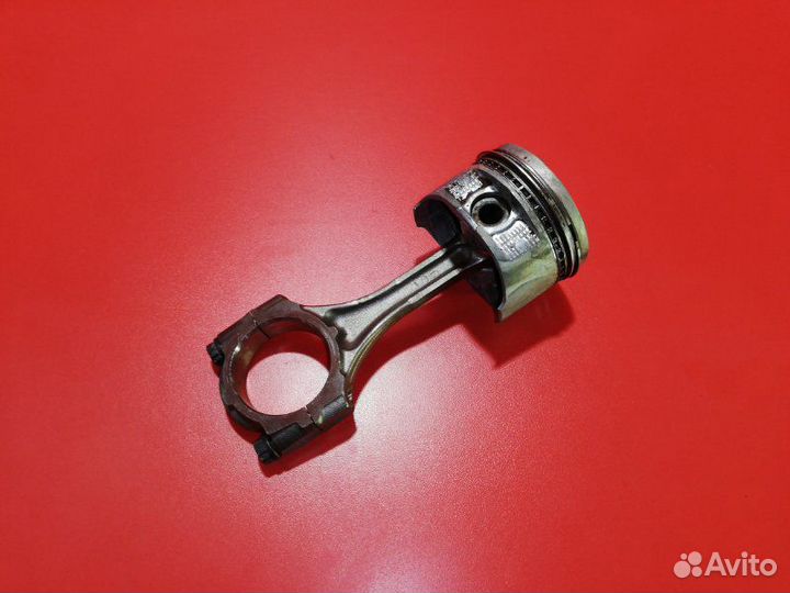 Поршень с шатуном Toyota Lite Ace KM70 7K-E