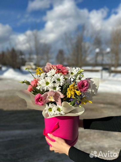 Доставка цветов и подарков