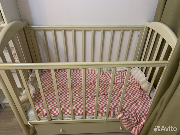 Детская кроватка