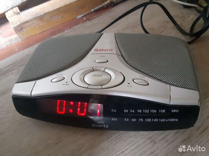 Радио часы радио FM /AM + светочасы от сети 220в