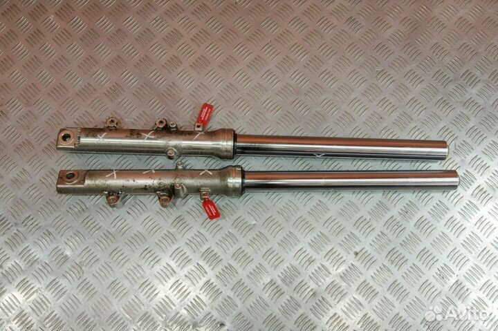 Перья вилки Yamaha FZ400