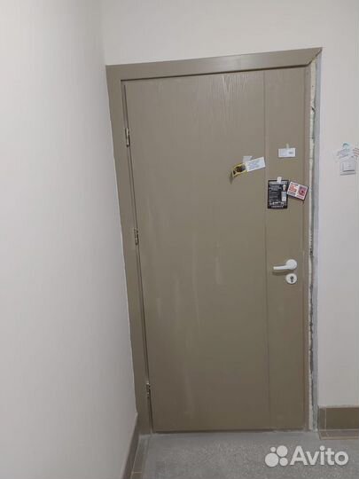 Дверь входная бу деревянная с коробкой