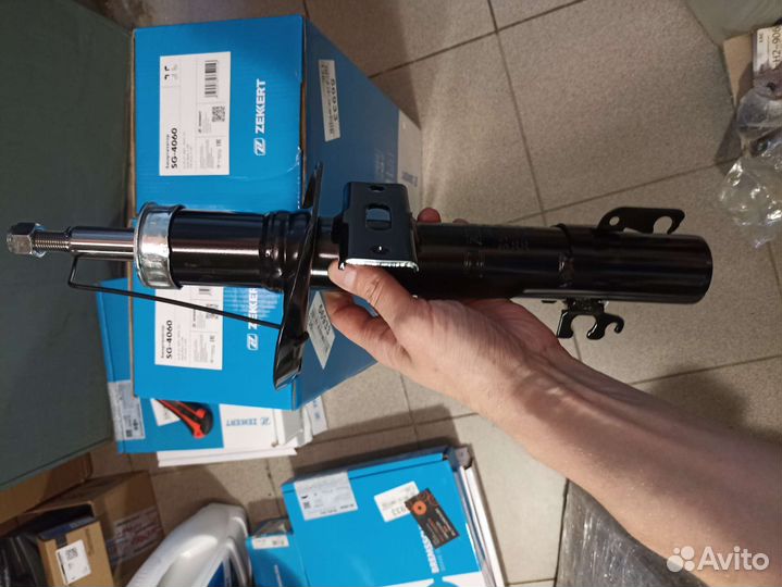 Амортизатор передний Skoda Rapid, VW Polo Sedan