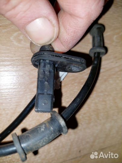 Датчик абс Hyundai iх 35 задний левый