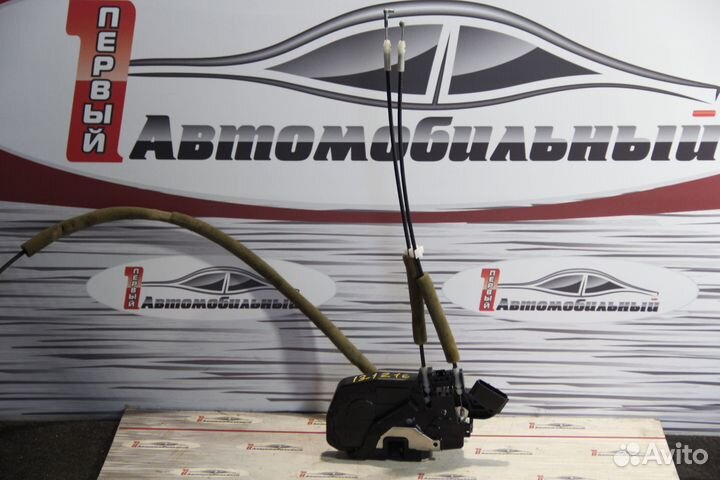 Замок двери перед лево c Nissan Bluebird Sylphy KG11 MR20DE