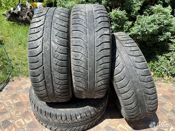 Bridgestone Ice Cruiser 7000 275/70 R16 114T