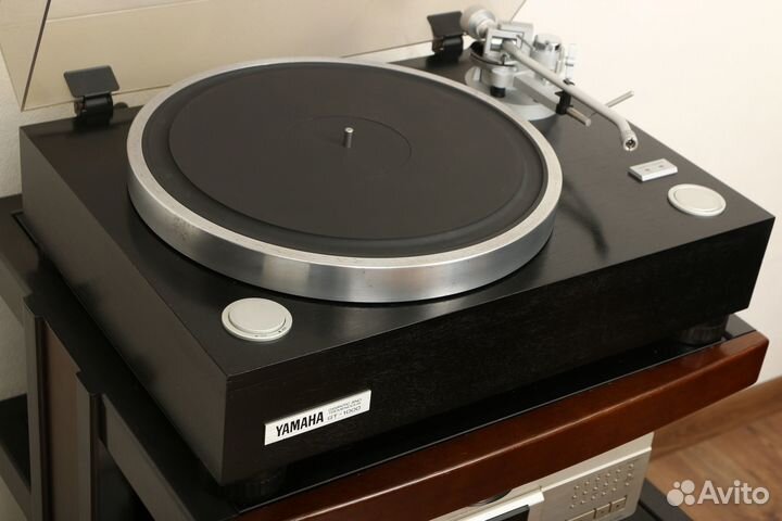 Проигрыватель винила Yamaha GT-1000