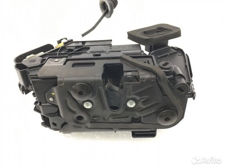 Замок двери задний правый Volkswagen Polo 6 1.6