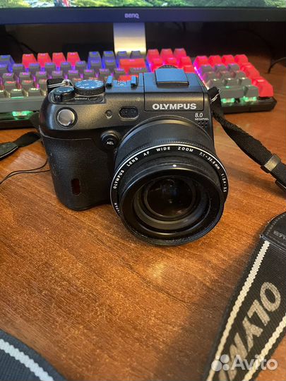 Цифровой фотоаппарат olympus C-8080