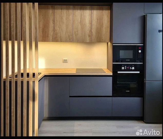 Кухня под потолок в новостройку