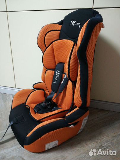 Автомобильное кресло