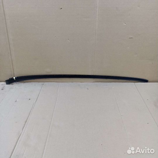 Держатель молдинга лобового стекла Ford Focus 3