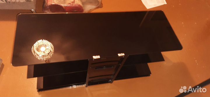 Тумбочка под телевизор стеклянная