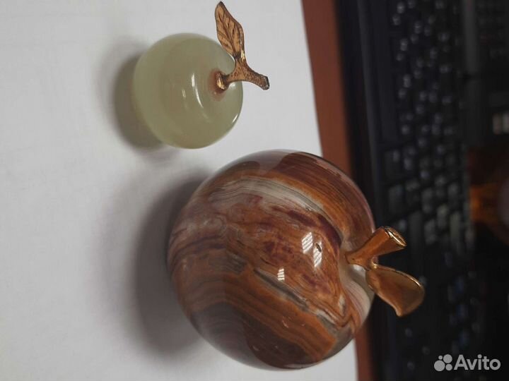 Каменные яблоки