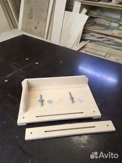 Струбцина для прошивки документов