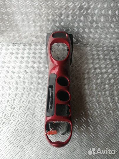 Консоль подлокотник Nissan Juke YF15 1.6 HR16DE