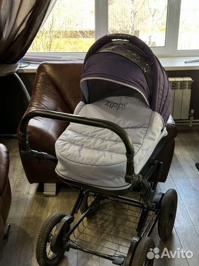 Коляска Zippy люлька