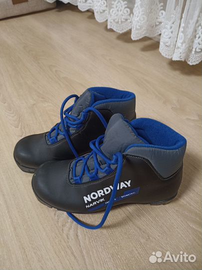 Лыжные ботинки