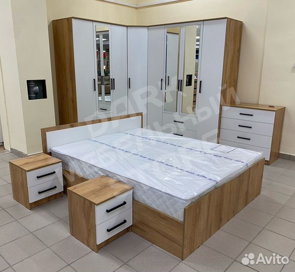 Спальный гарнитур