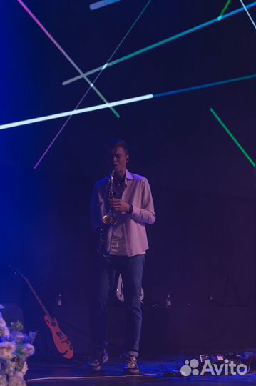 Саксофонист. Живая музыка