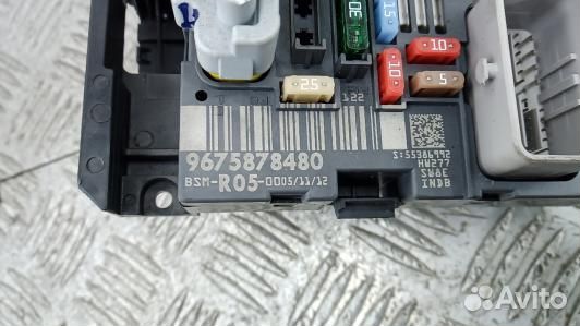 Блок предохранителей peugeot 308 1 (2RT04M102)