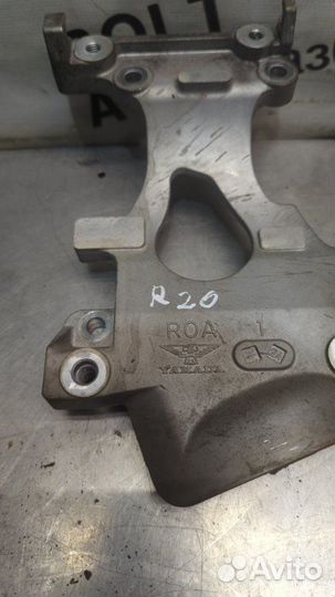 Кронштейн компрессора кондиционера Honda Stepwgn