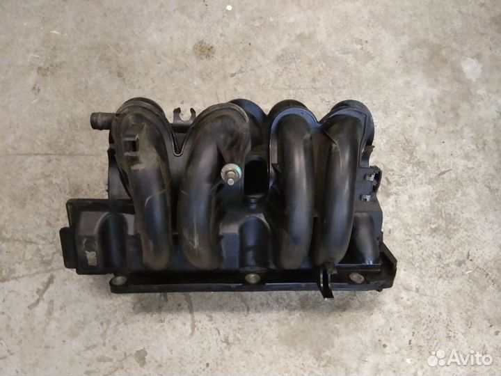 Коллектор впускной Рено Логан,Рено Сандеро