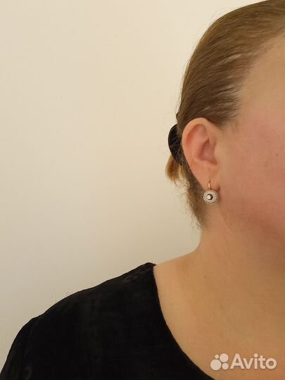Золотые серьги с бриллиантами