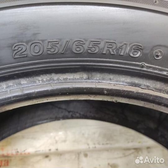 Bridgestone Blizzak Revo GZ 205/65 R16