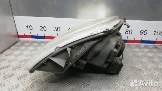 Фара правая opel vivaro (SBE11MU01)