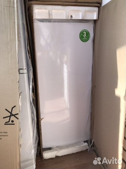Холодильники новые.цены разные
