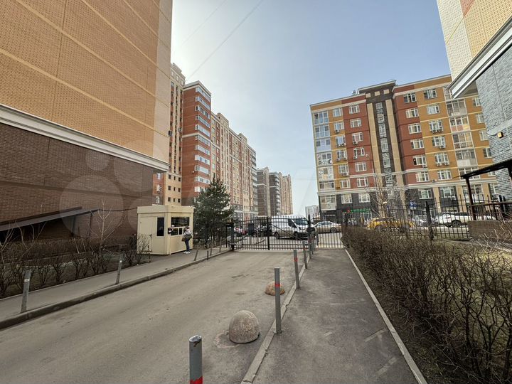 1-к. квартира, 52 м², 1/16 эт.