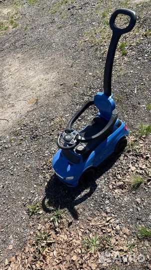 Детская машинка каталка с ручкой