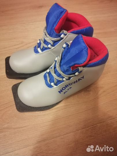 Лыжные ботинки детские 32