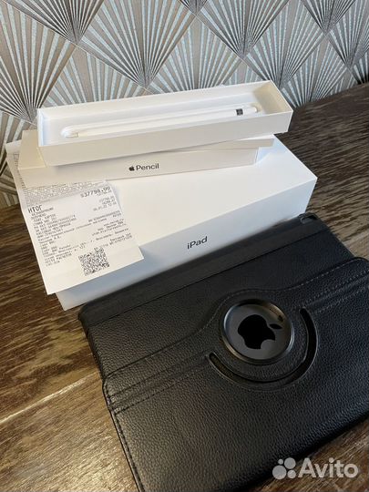 Планшет Apple iPad 2021 64 GB