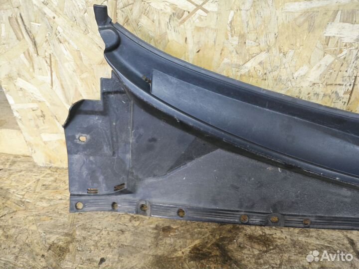 Жабо правая часть Kia Sorento 1